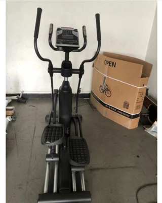 Elliptische Ausrüstungs-Übungs-elliptisches Fahrrad der Turnhallen-ISO9001, das 150kg lädt